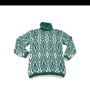 Vintage Persuasion Womens Medium Made In British Crown Colony Green Sweater